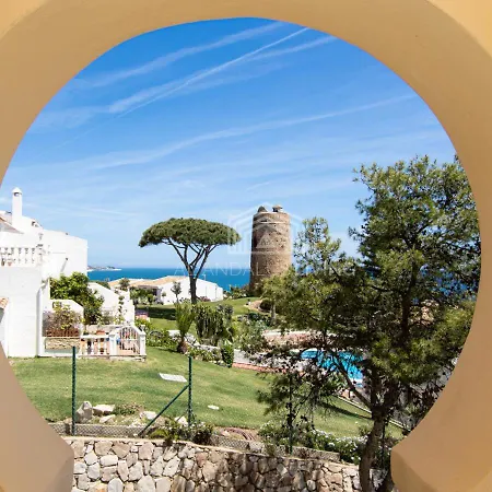 Panoramic Sea Views And Direct Access To The From The Community In Torrenueva *