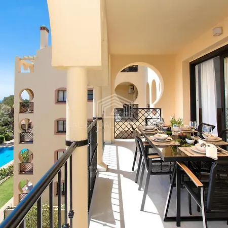 Panoramic Sea Views And Direct Access To The Beach From The Community In Torrenueva Malaga