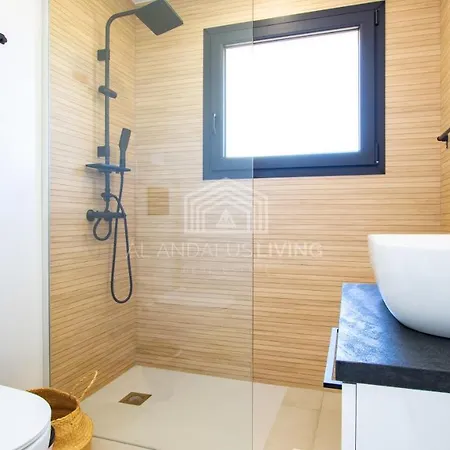 Panoramic Sea Views And Direct Access To The Beach From The Community In Torrenueva Apartment Malaga